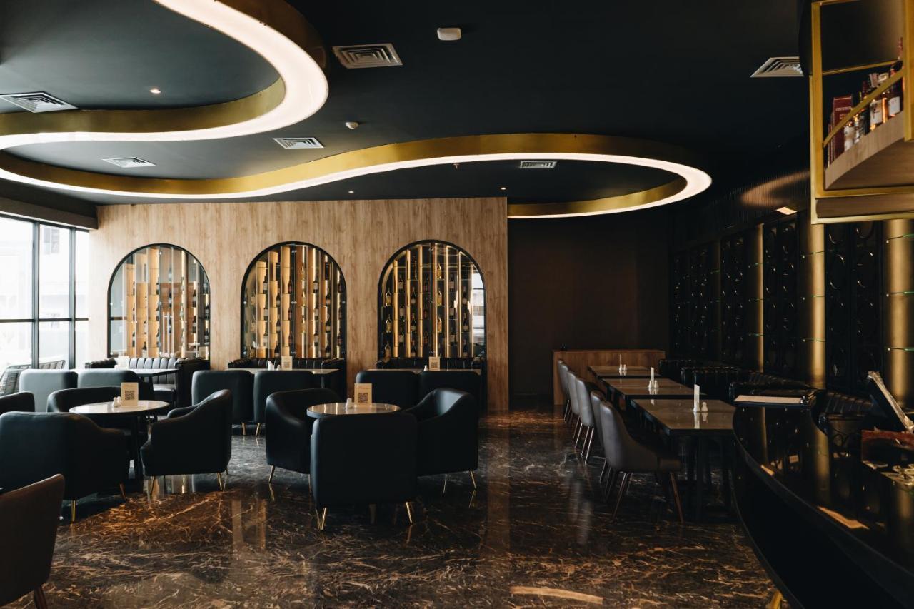 Hotel Grand Premier